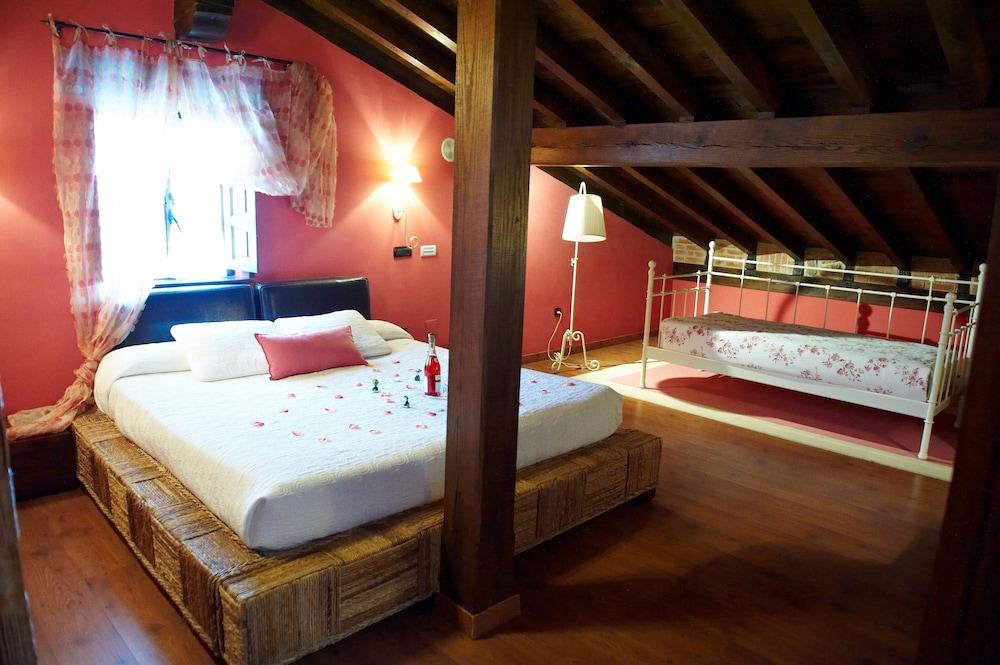 Hotel La Casona De Revolgo Santillana del Mar